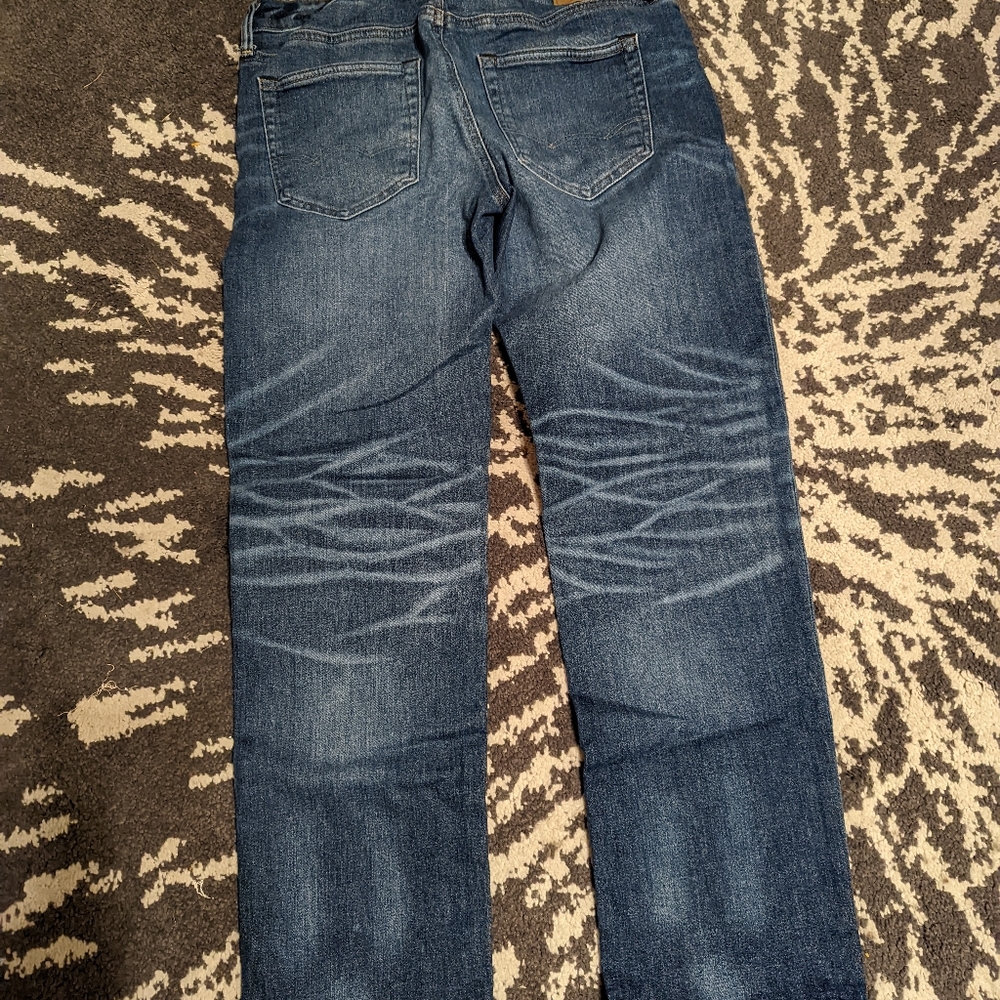AEO Mens Medium Wash Original Straight Jeans